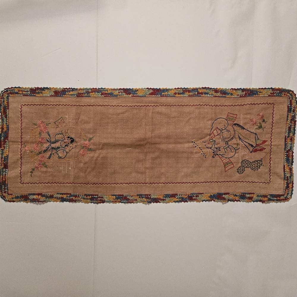 Table Runner Vintage 1950's 33" × 13" - Picture 2 of 10